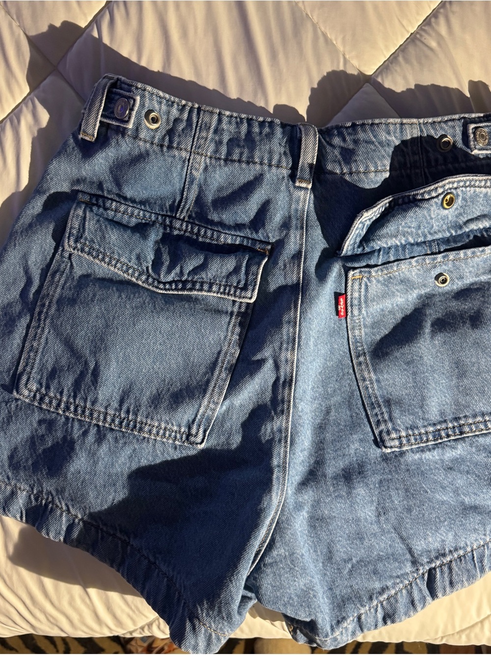 Levi's Medium Blue High-Rise Cinch Denim Shorts with Front Patch Pockets - Picture 9 of 12